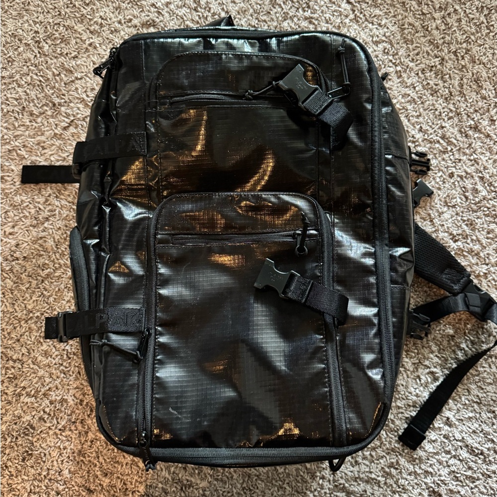 Calpak Terra 26L Laptop Duffel Backpack in Obsidian/Black EUC unisex